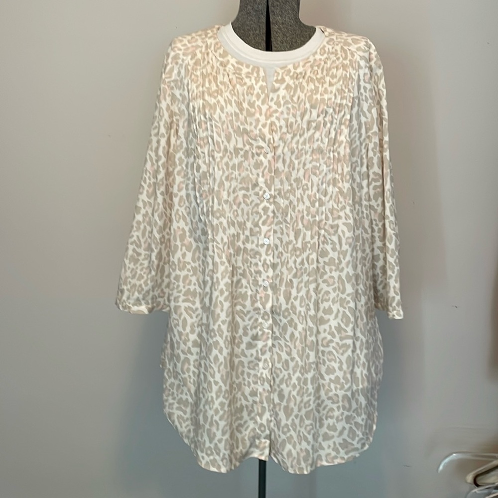 Blouse. Lands End. 2X.(20W-24W). Multicolored. Excellent condition.